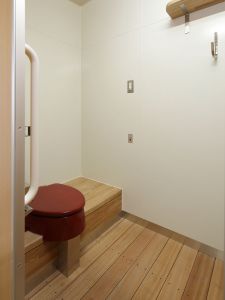富士山七合目バイオトイレ 多目的トイレ
